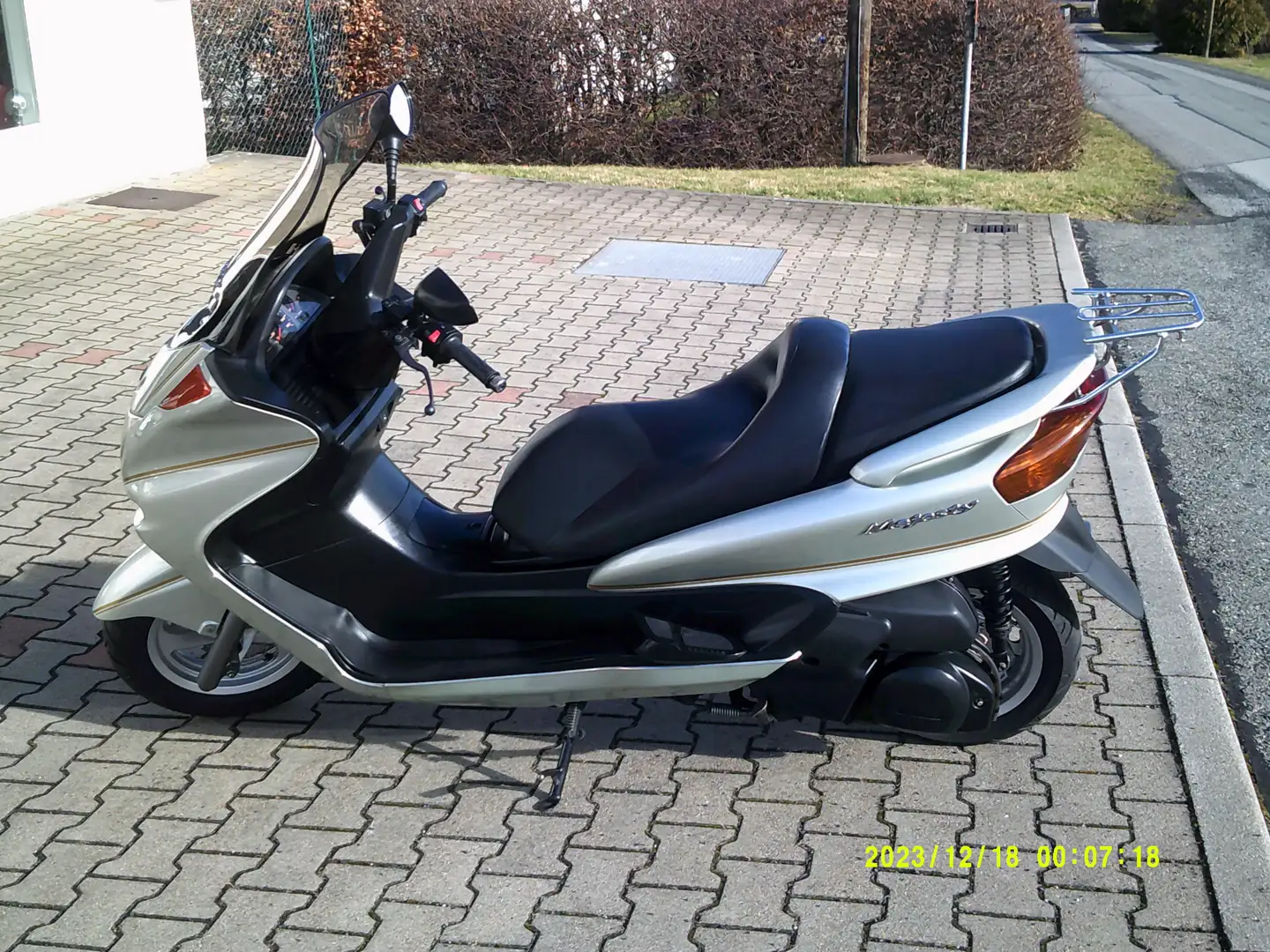 Yamaha Majesty 250 Beige - 2