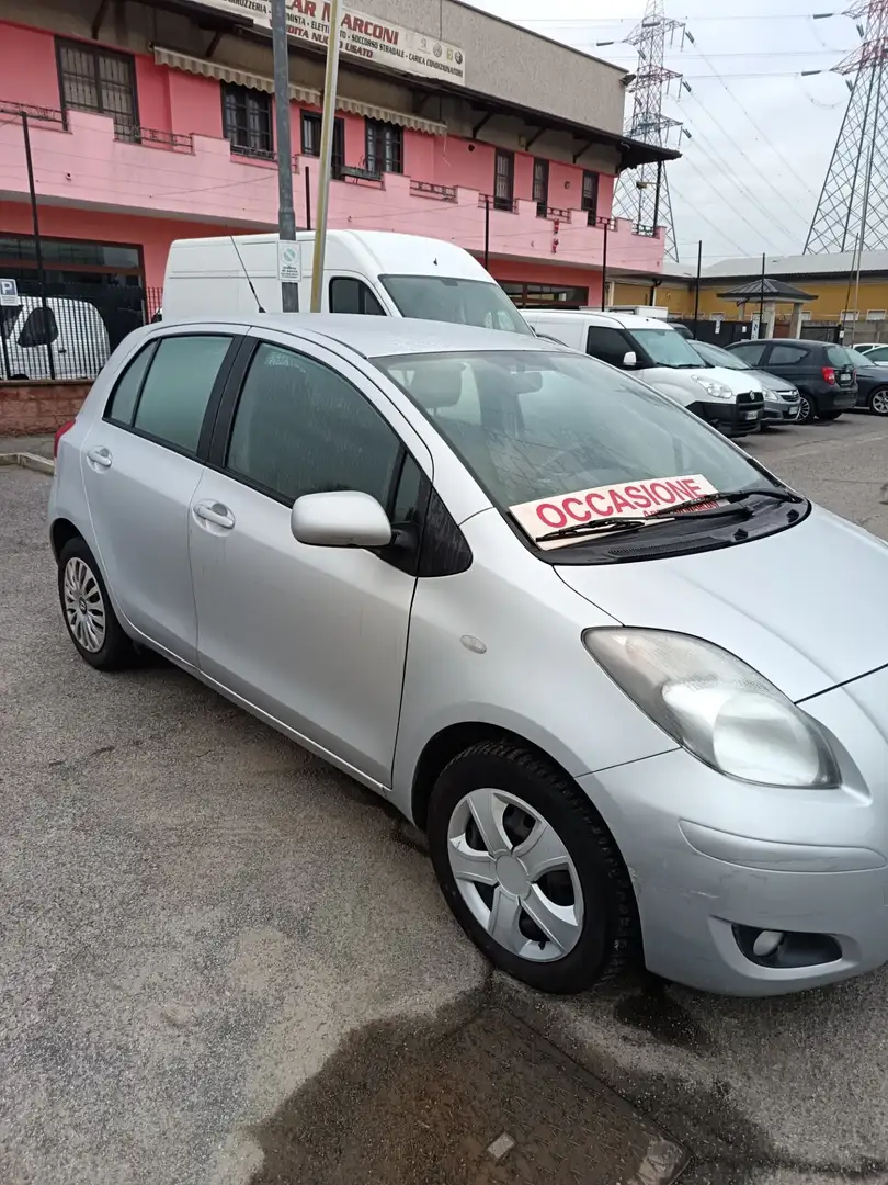 Toyota Yaris Yaris 1.0 5 porte Grau - 2