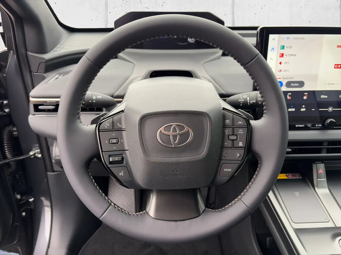 Toyota bZ4X Touring 2WD Teamplayer 75kWh - 591km Elektrik 5t. Grau - 2