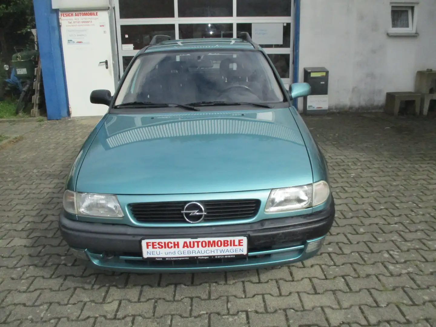 Opel Astra Caravan Club Automatik Grün - 1