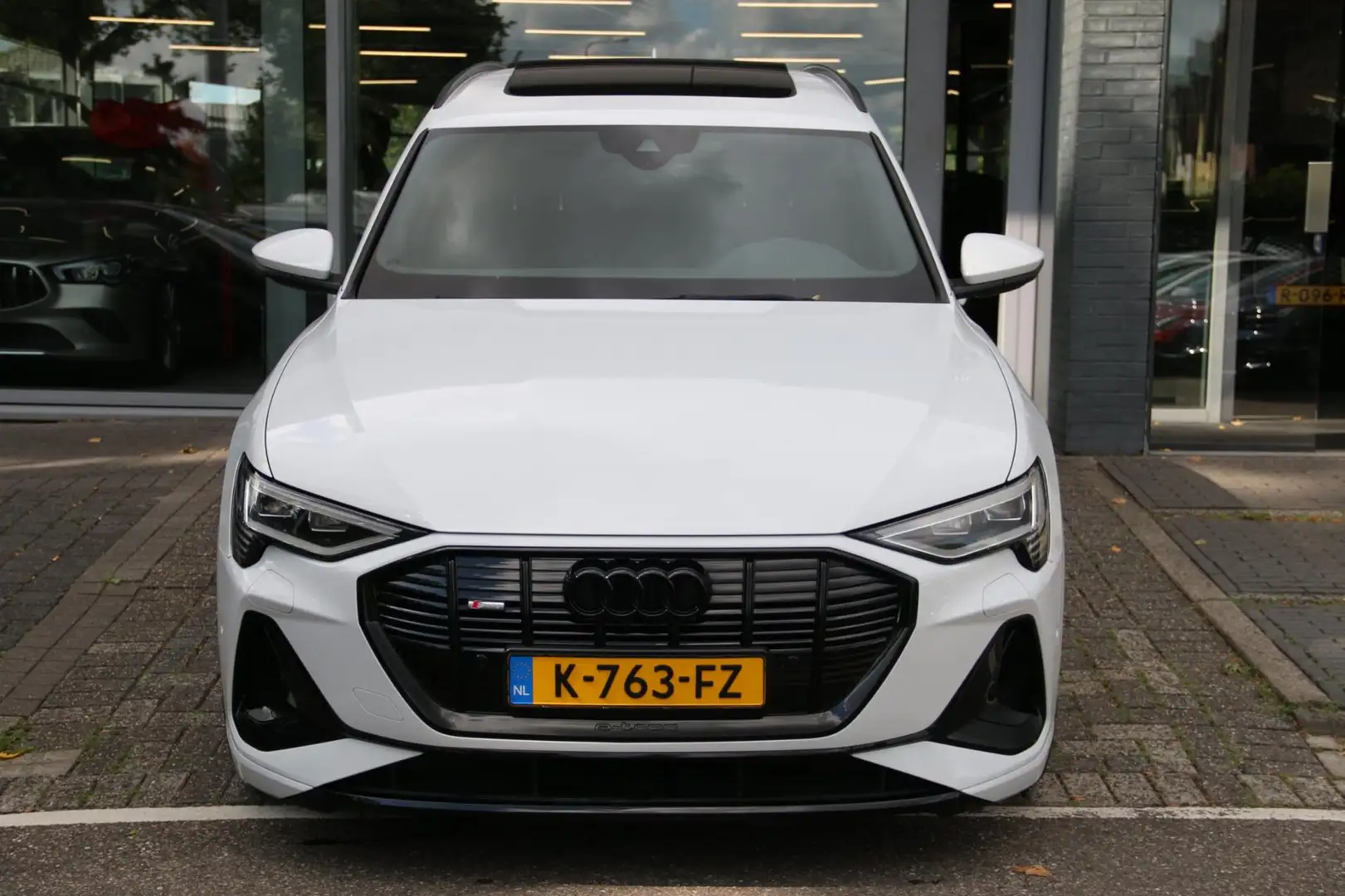Audi e-tron 55 quattro S edition 95 kWh White - 2