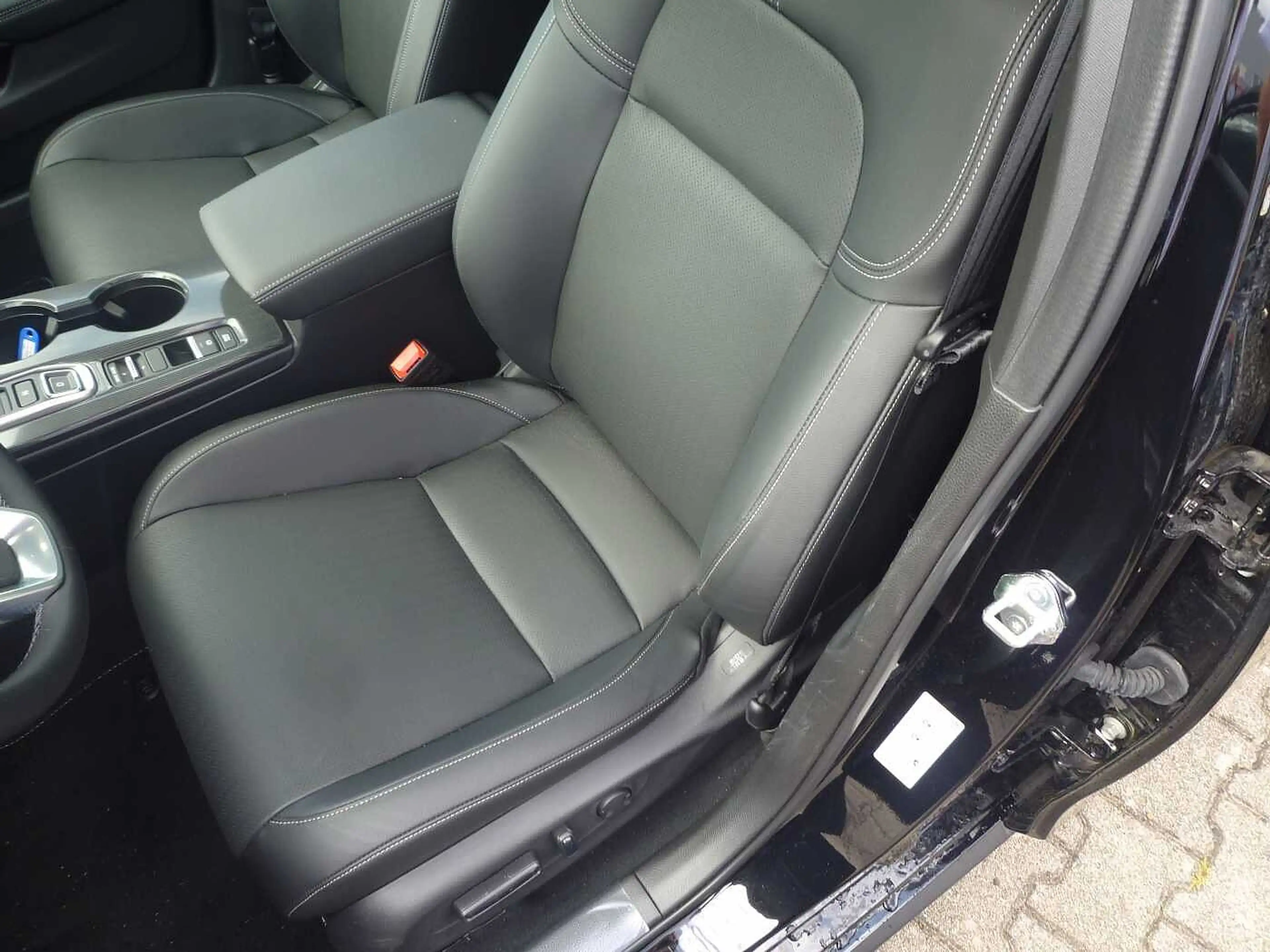 Honda Civic e:HEV 2.0 i-MMD Hybrid (2026) Advance — photo 14