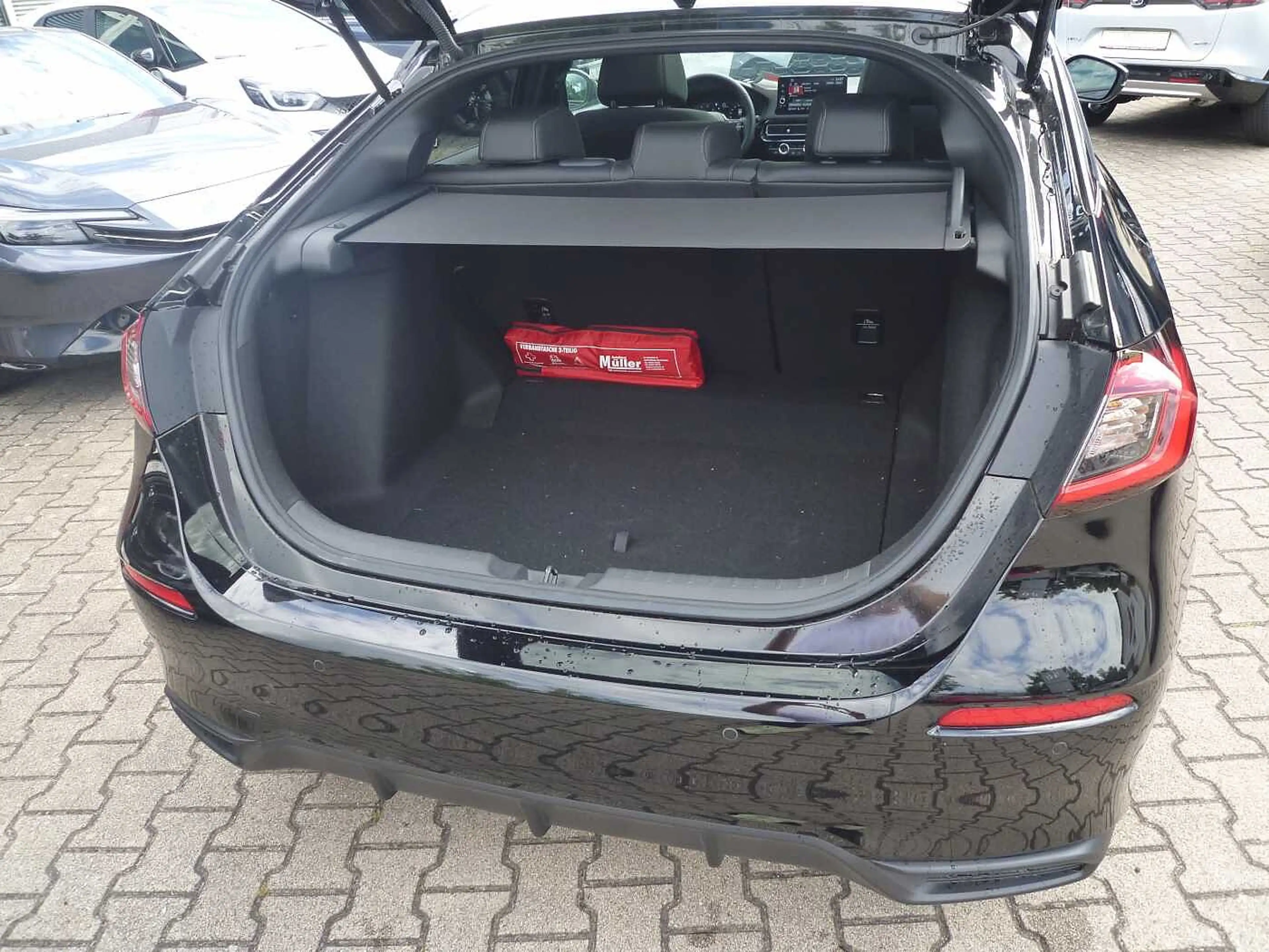 Honda Civic e:HEV 2.0 i-MMD Hybrid (2026) Advance — photo 11
