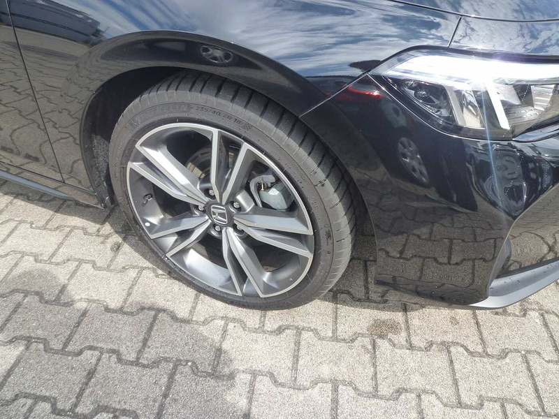 Honda Civic e:HEV 2.0 i-MMD Hybrid (2026) Advance — photo 3