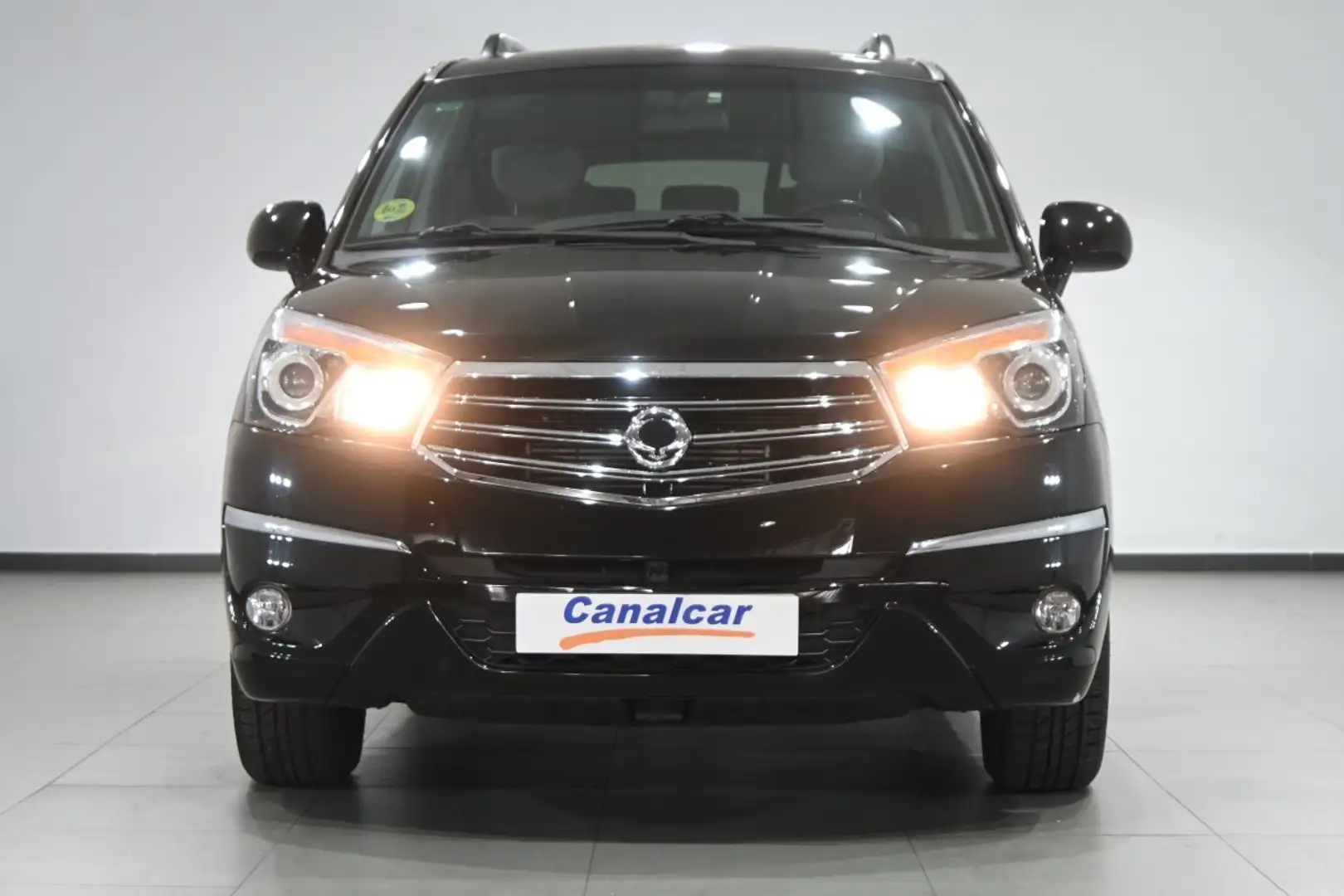 SsangYong Rodius 2.0e-Xdi Premium Negro - 2
