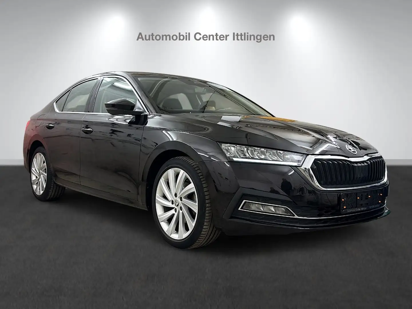 Skoda Octavia Lim. First Edition/LED-Schein/AUT/Kamera Schwarz - 1