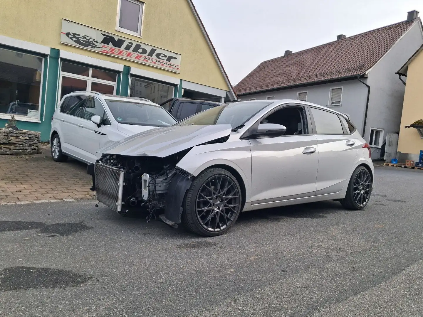 Hyundai i20 Edition 30 Automatik VIRTUAL+KAMERA Silber - 1