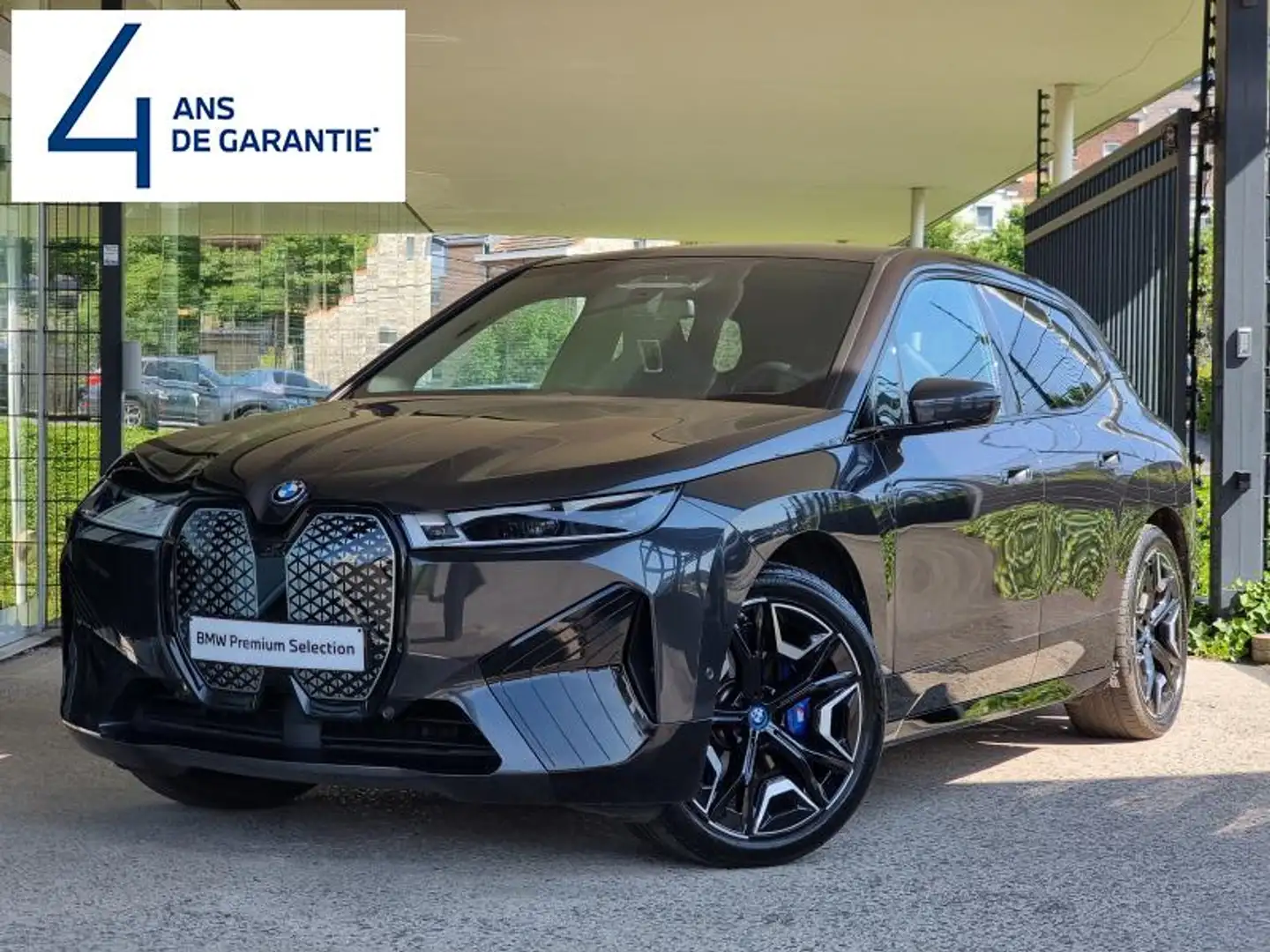 BMW iX M60 Zwart - 1