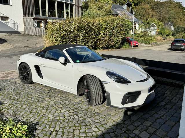 Imagine Porsche 718 Spyder Kreide, Approved 03/26, Schalensitze, Handschalter