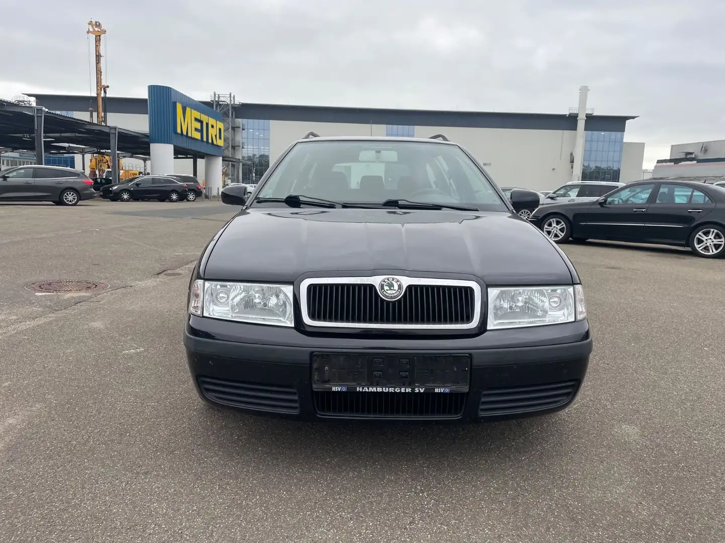 Skoda Octavia Combi Tour 1.6l MPI TÜV=NEU! AC 1.Hand! Schwarz - 2