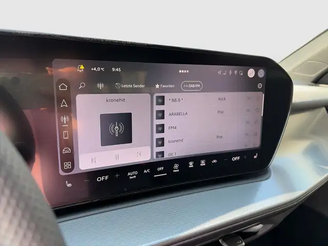 Audi Q3 view 10