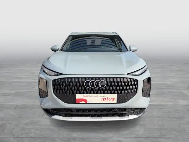 Audi Q3 view 2