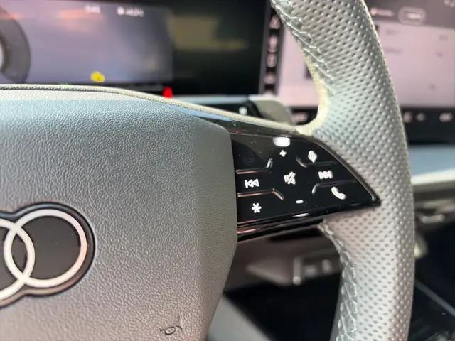 Audi Q3 view 15