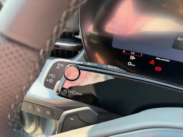 Audi Q3 view 13