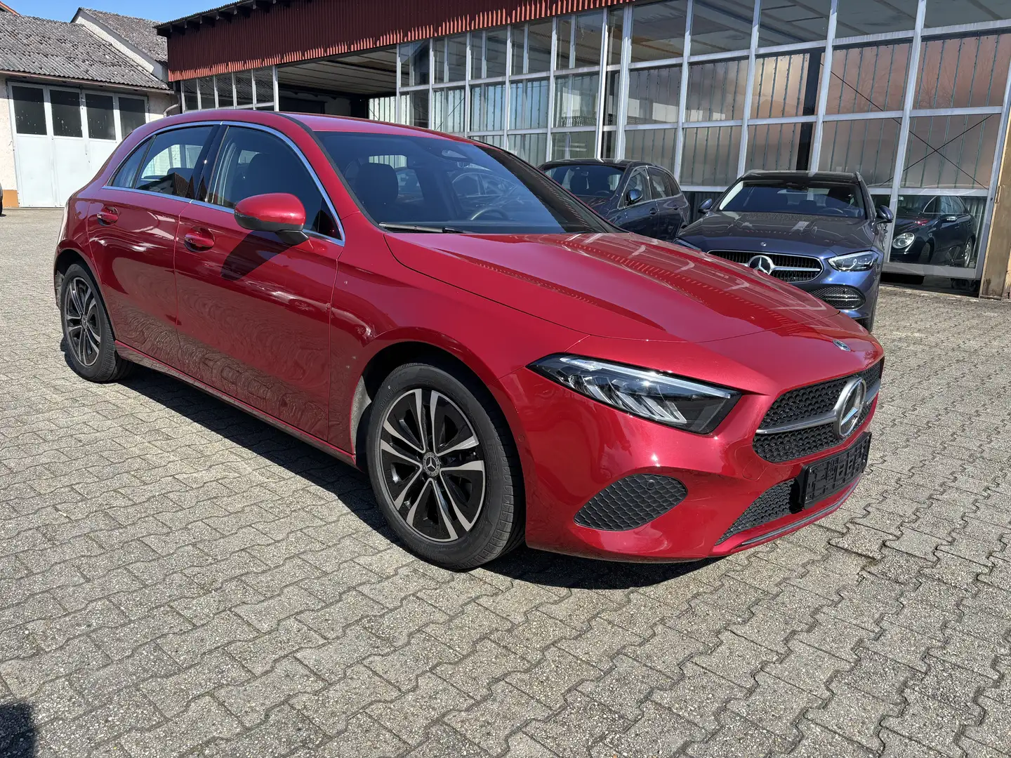 Mercedes-Benz A 180 Progressive Line Advanced Volldigitales Instrument Rot - 2
