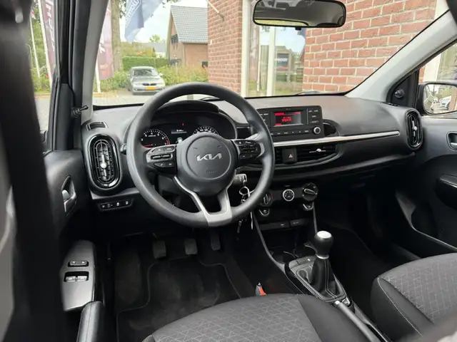 Kia Picanto view 3