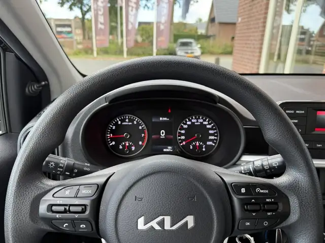 Kia Picanto view 8