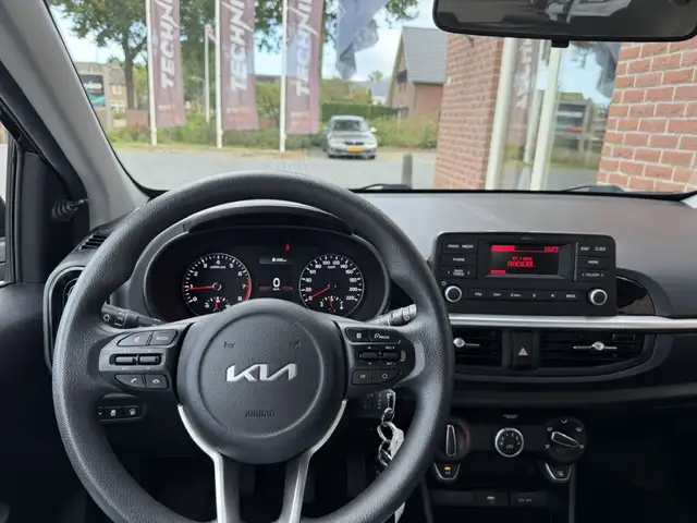 Kia Picanto view 7