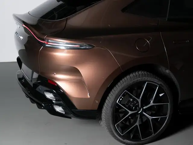 Aston Martin DBX S / Magneto Bronze / 360 Degree Camera Ansicht 9