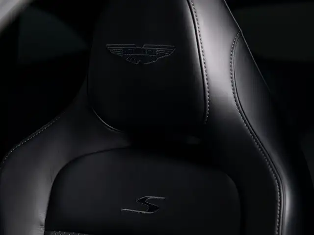 Aston Martin DBX S / Magneto Bronze / 360 Degree Camera Ansicht 19