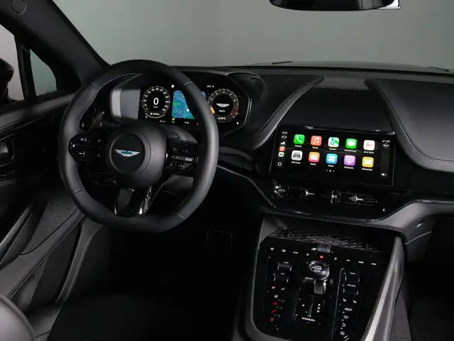 Aston Martin DBX S / Magneto Bronze / 360 Degree Camera Ansicht 11