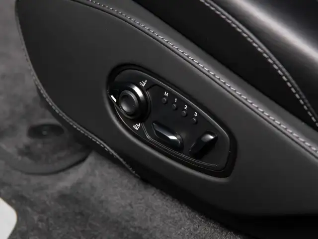Aston Martin DBX S / Magneto Bronze / 360 Degree Camera Ansicht 22