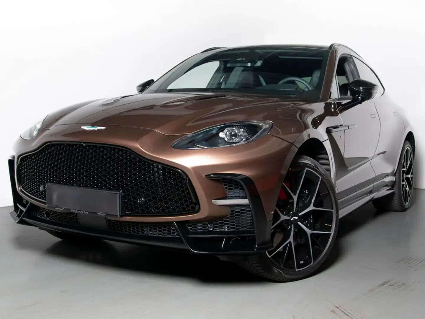 Aston Martin DBX S / Magneto Bronze / 360 Degree Camera Braun - 2