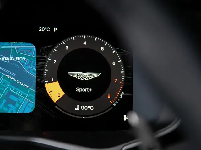 Aston Martin DBX S / Magneto Bronze / 360 Degree Camera Ansicht 15