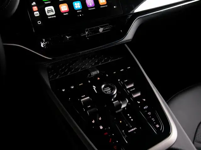 Aston Martin DBX S / Magneto Bronze / 360 Degree Camera Ansicht 17