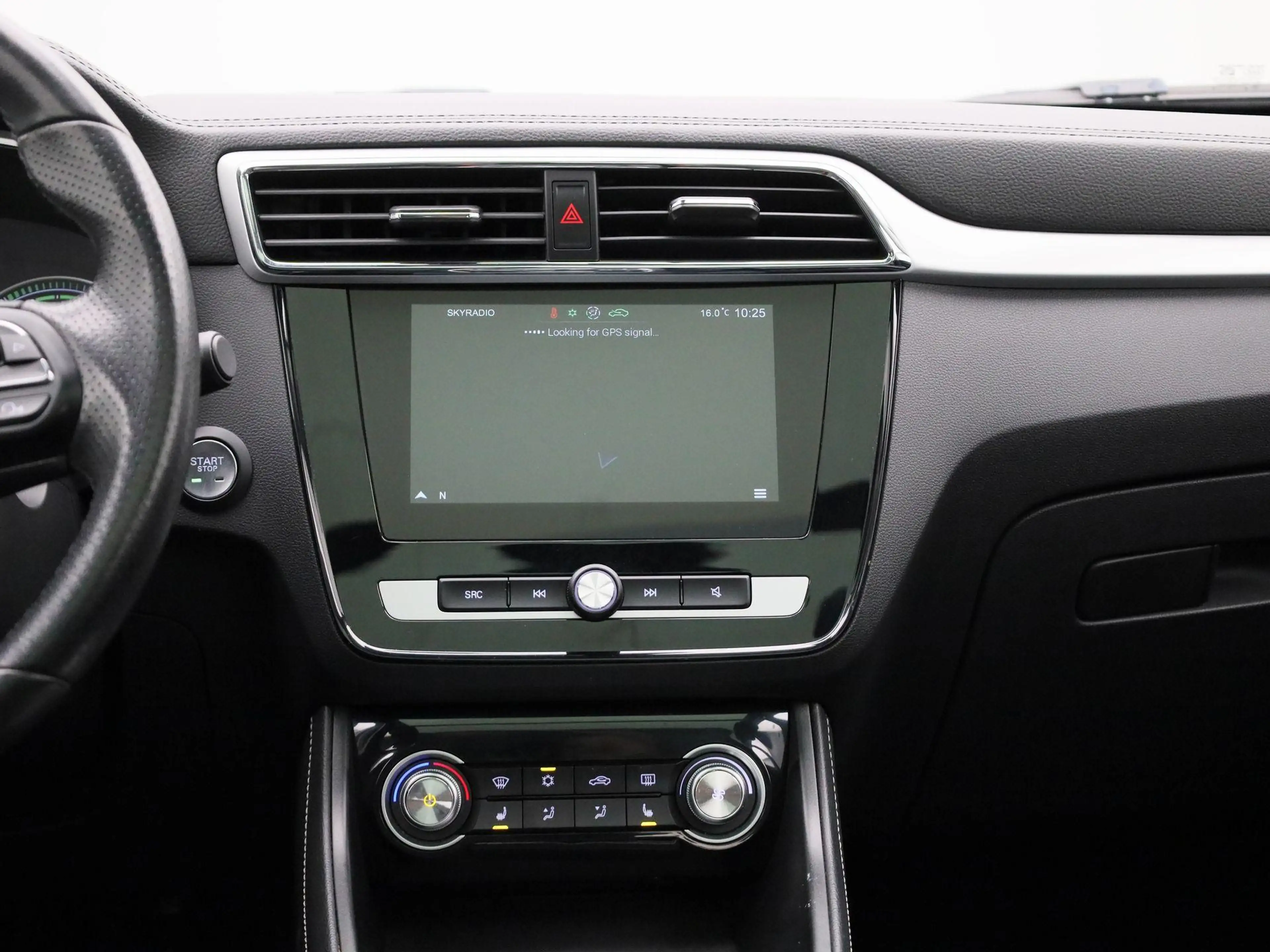 MG ZS EV Luxury 45 kWh | Panoramadak | CarPlay | Camera — photo 9