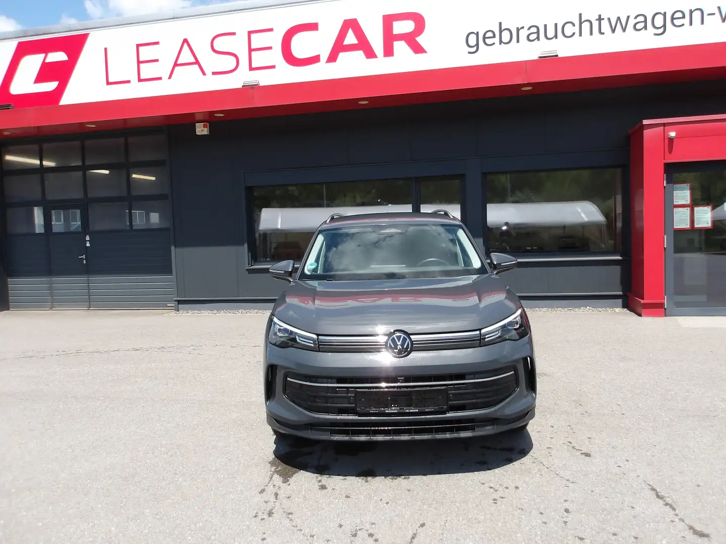 Volkswagen Tiguan 2.0 TDI 110 kW Life DSG *AHK*RFK*LED*NAVI* - 2