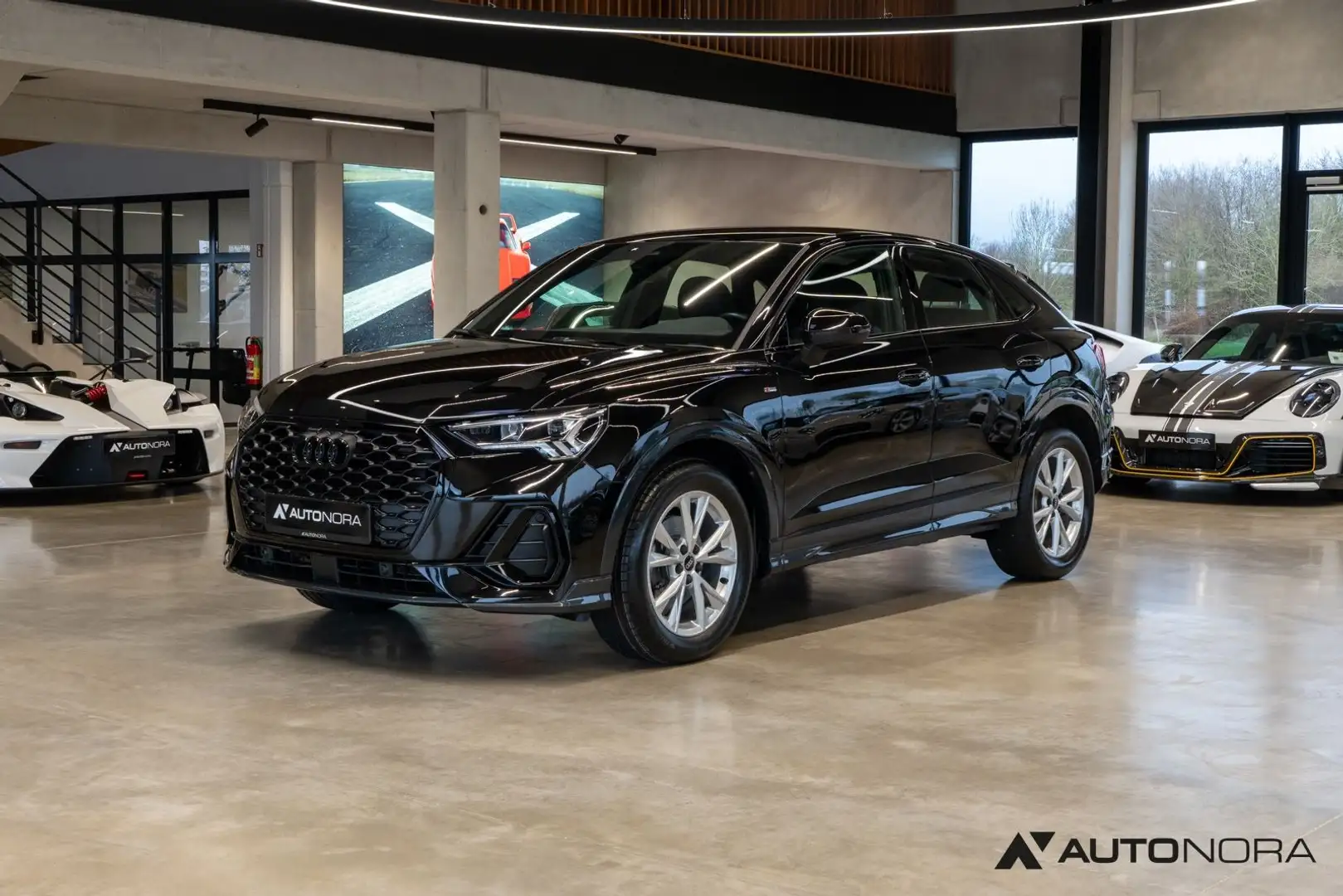 Audi Q3 Sportback 35 TDI S line Schwarz - 1