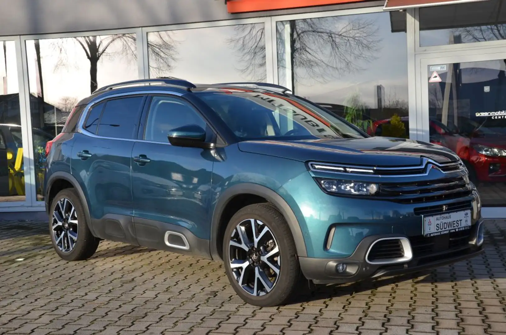 Citroen C5 Aircross BlueHDI 130 S&S EAT8 SHINE PACK Grün - 1