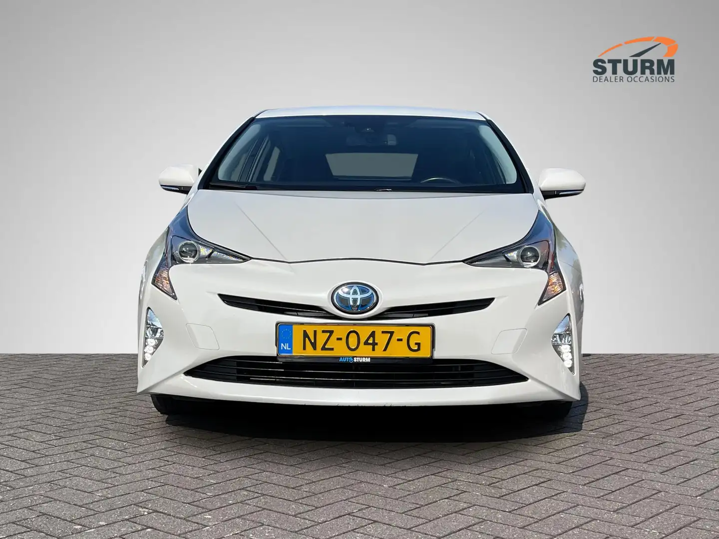 Toyota Prius 1.8 Dynamic | Navigatie | Camera | Stoelverwarming Білий - 2