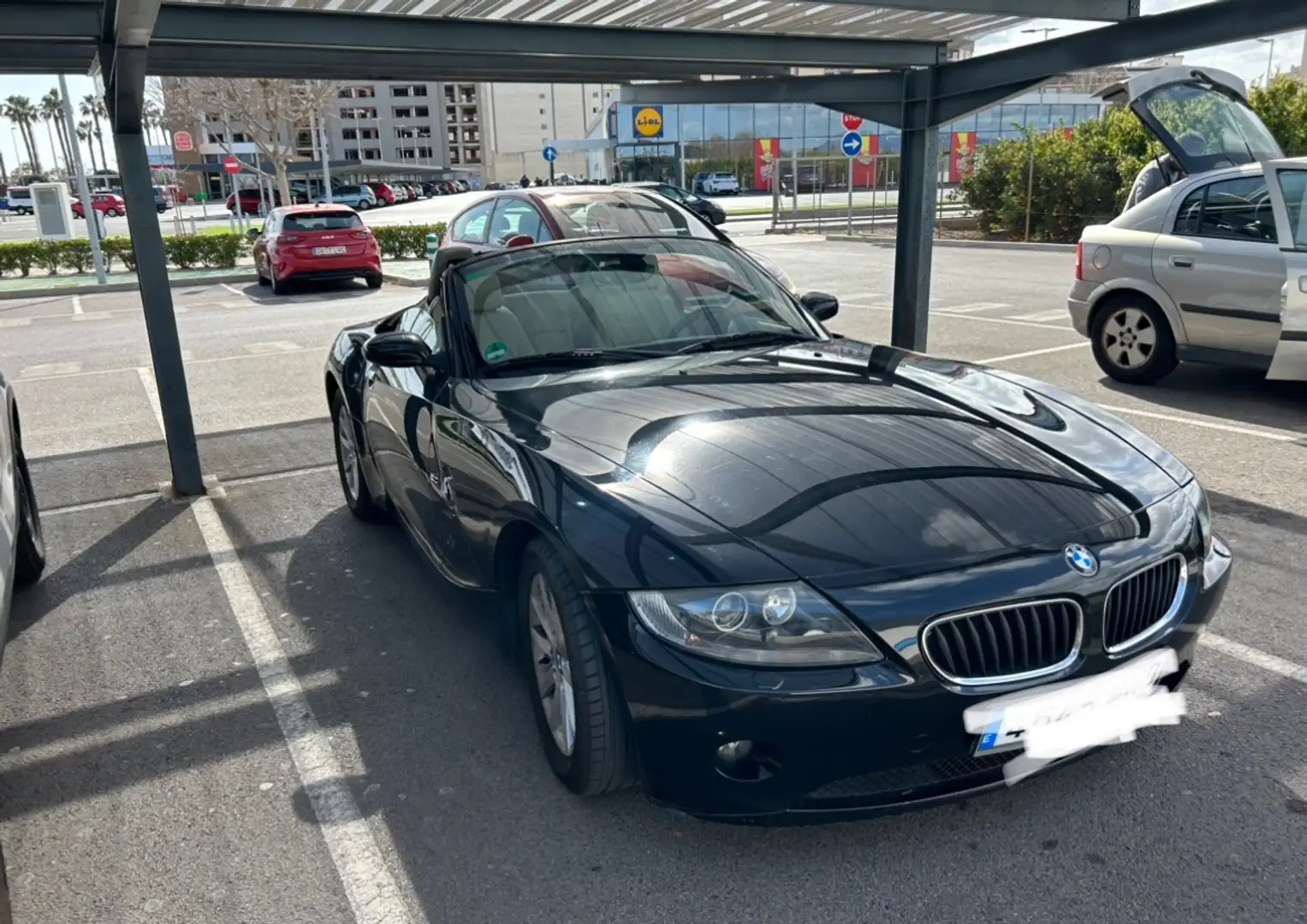 BMW Z4 2.0i Schwarz - 1