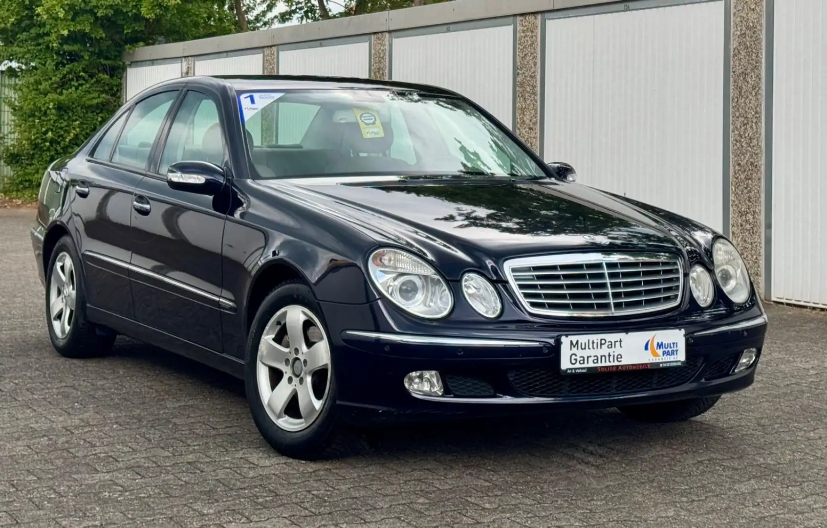 Mercedes-Benz E 240 Lim.Leder.Navi.PDC.LMF. Bleu - 1