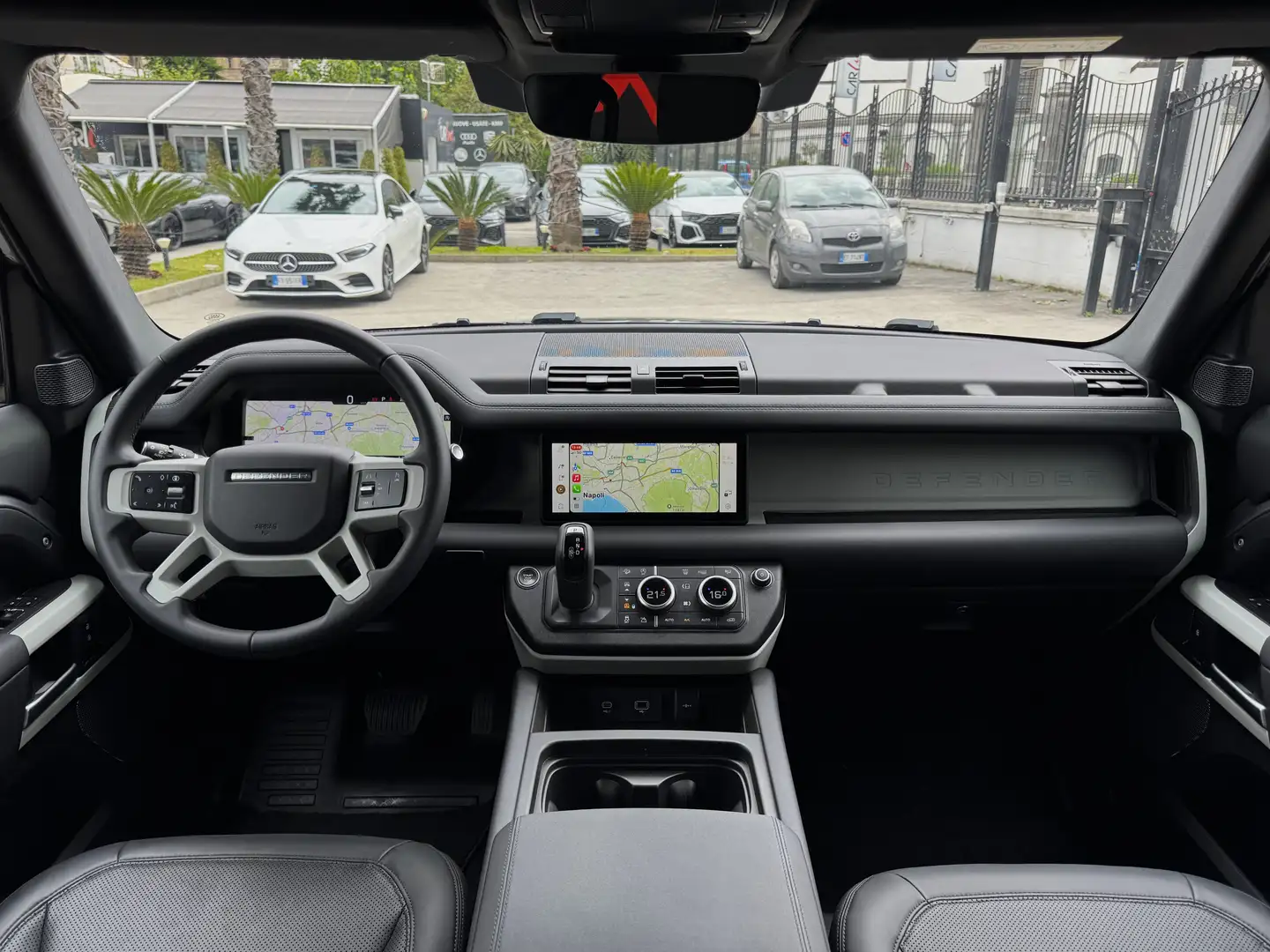 Land Rover Defender 110 3.0d i6 MHEV SE  AWD 200CV Grigio - 2