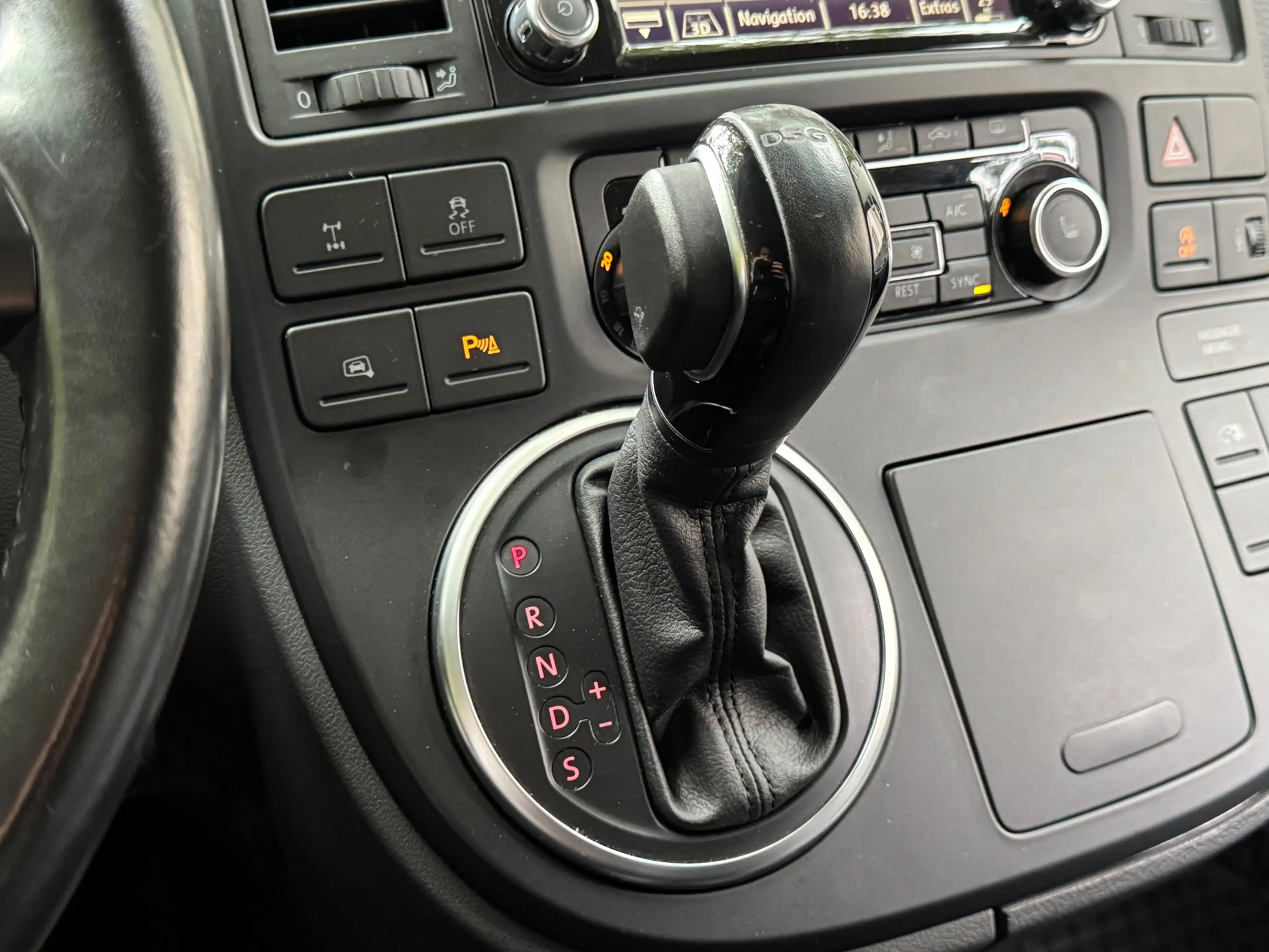 Volkswagen Transporter Multivan 2.0 TDI 4Motion Highline 7Persoons Automa — photo 26