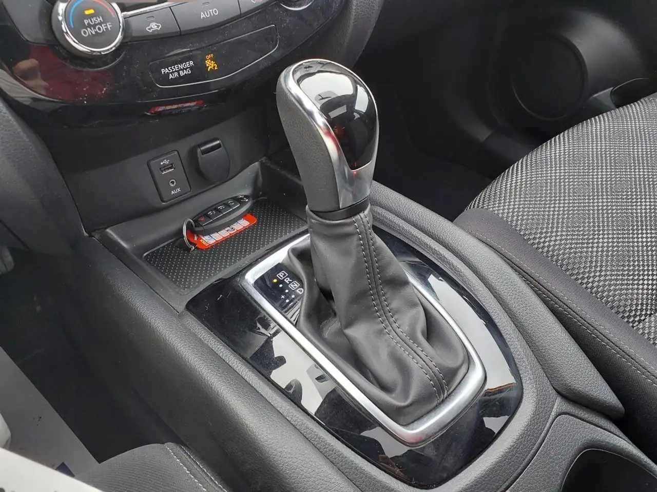 Nissan Qashqai снимка Nissan Qashqai