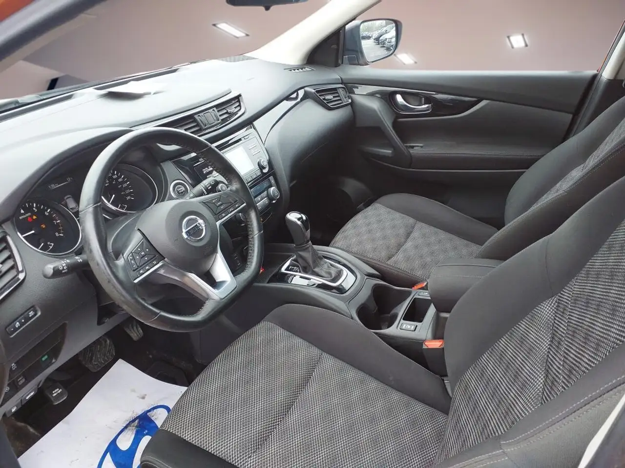 Nissan Qashqai снимка Nissan Qashqai