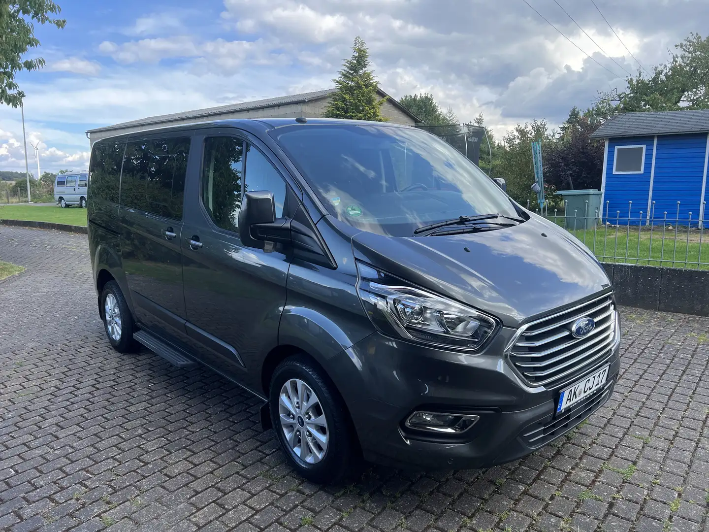 Ford Tourneo Custom 320 L1H1 Trend 2.0 TDCI Grau - 2