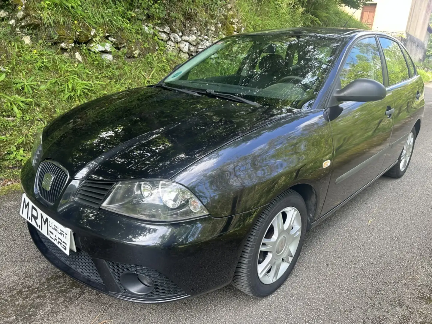 SEAT Ibiza 1.4 16v Hit 85 Negro - 1