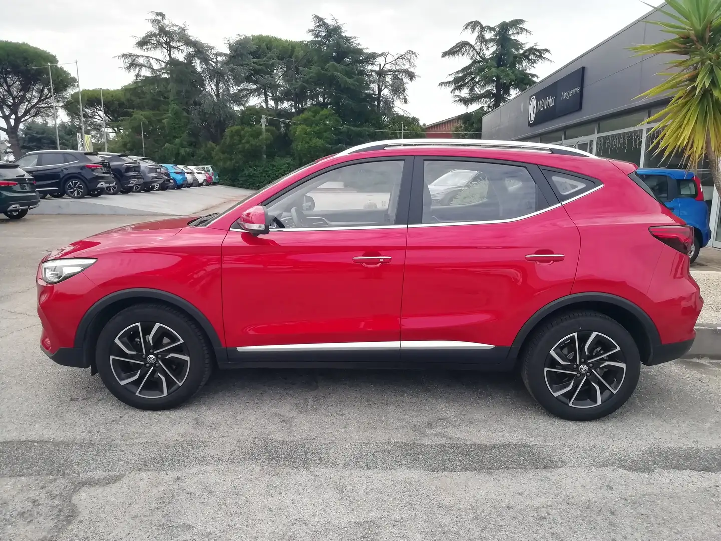 MG ZS ZS 2021 1.0 111 cv Luxury auto Rosso - 2
