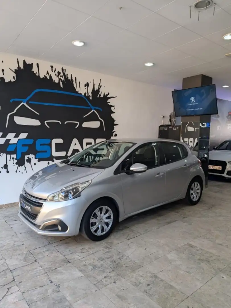 Peugeot 208 1.6BlueHDi GT Line 100 Gris - 1