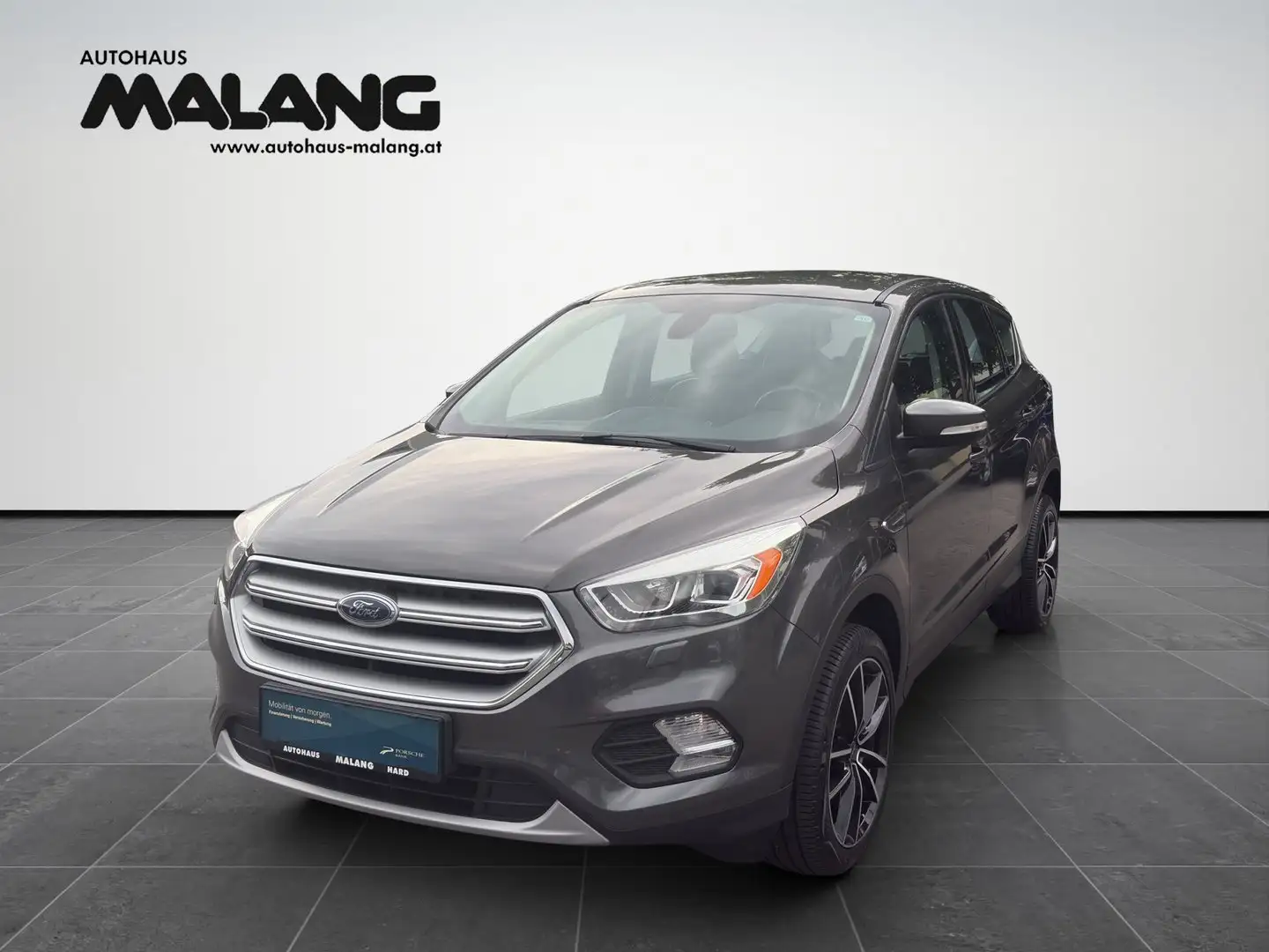 Ford Kuga Titanium Grau - 1