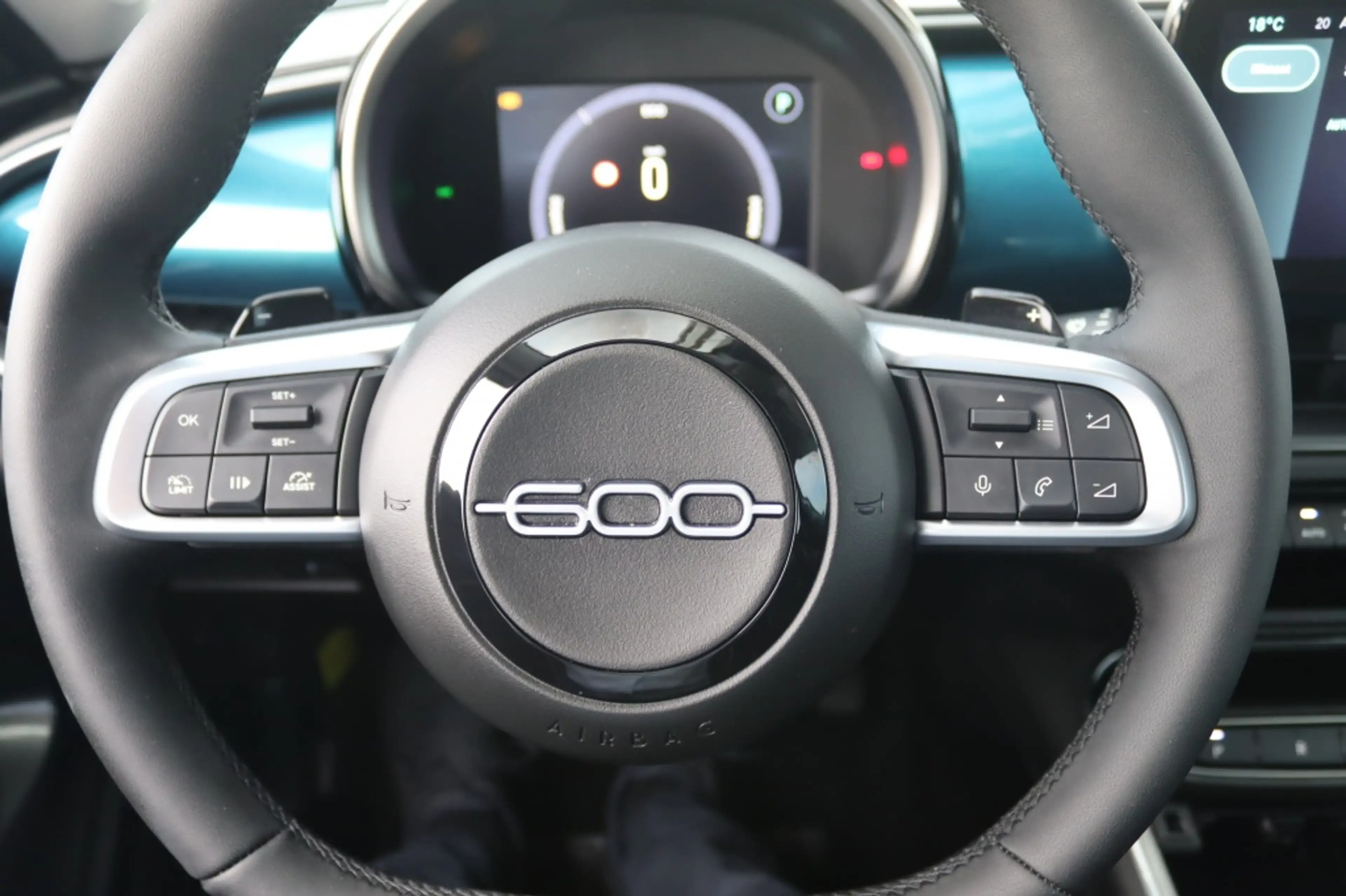 Fiat 600 1.2 Hybrid 145PK URBAN Navi | Keyless | Camera | C — photo 33