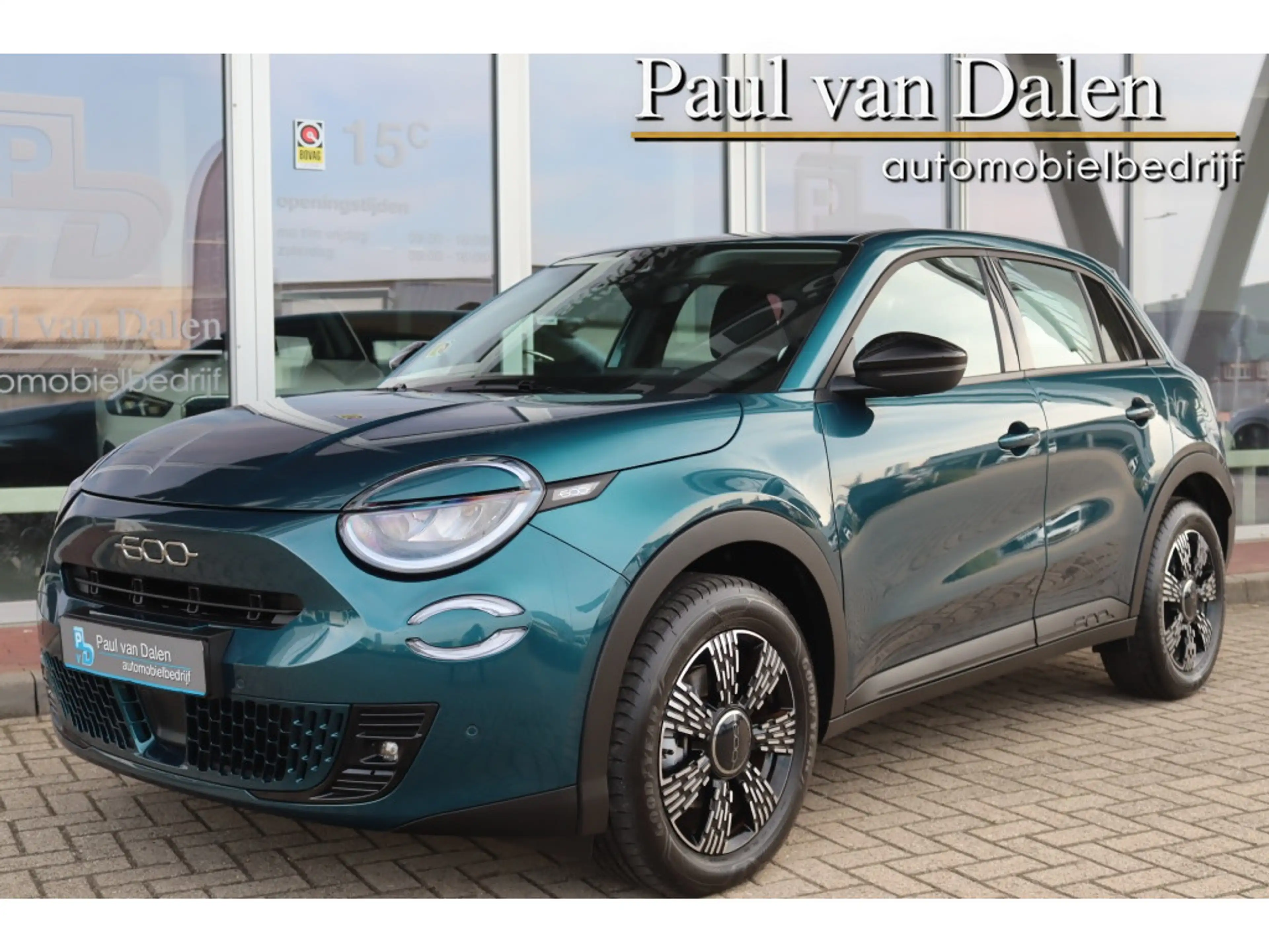 Fiat 600 1.2 Hybrid 145PK URBAN Navi | Keyless | Camera | C