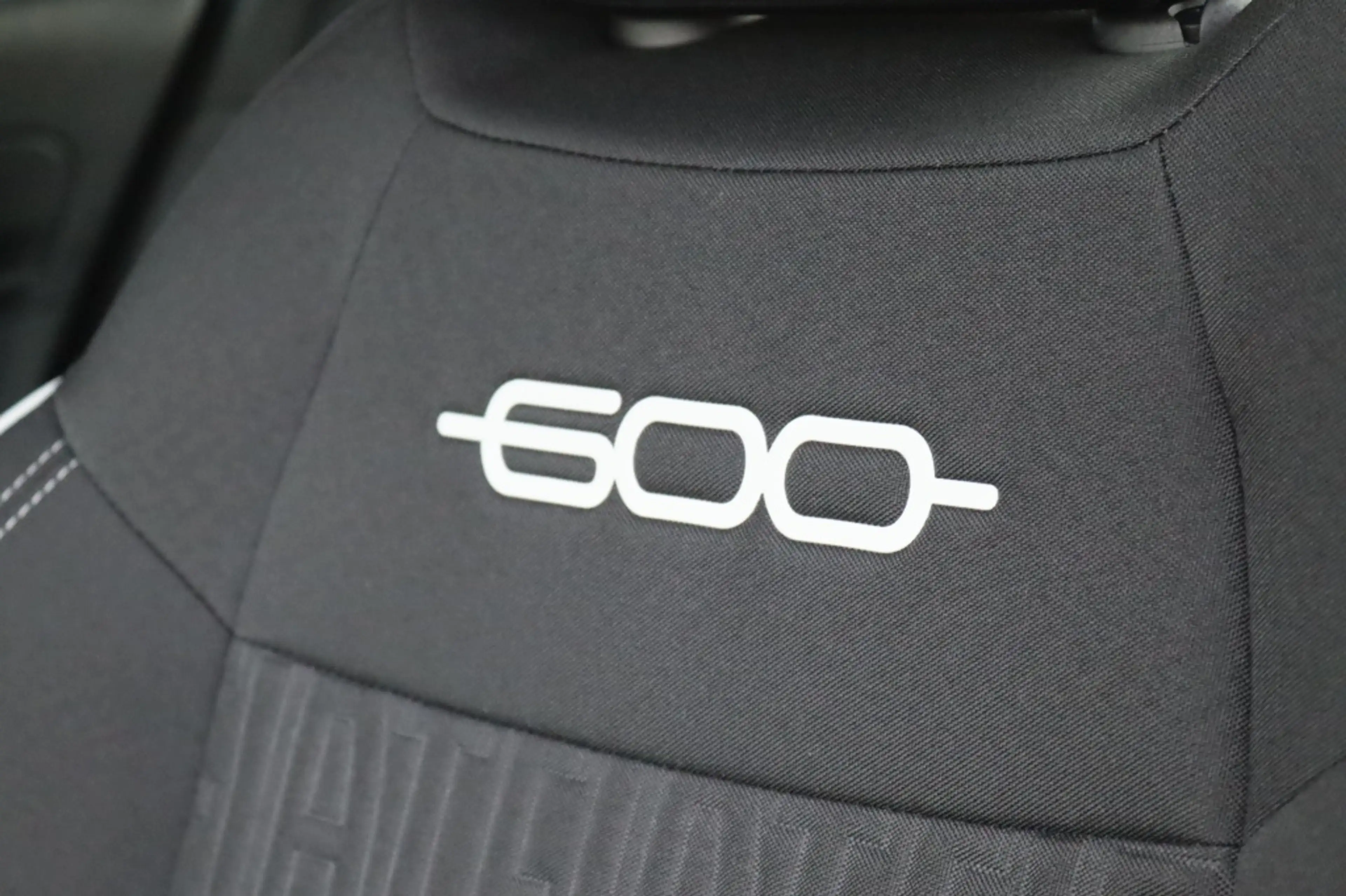 Fiat 600 1.2 Hybrid 145PK URBAN Navi | Keyless | Camera | C — photo 17