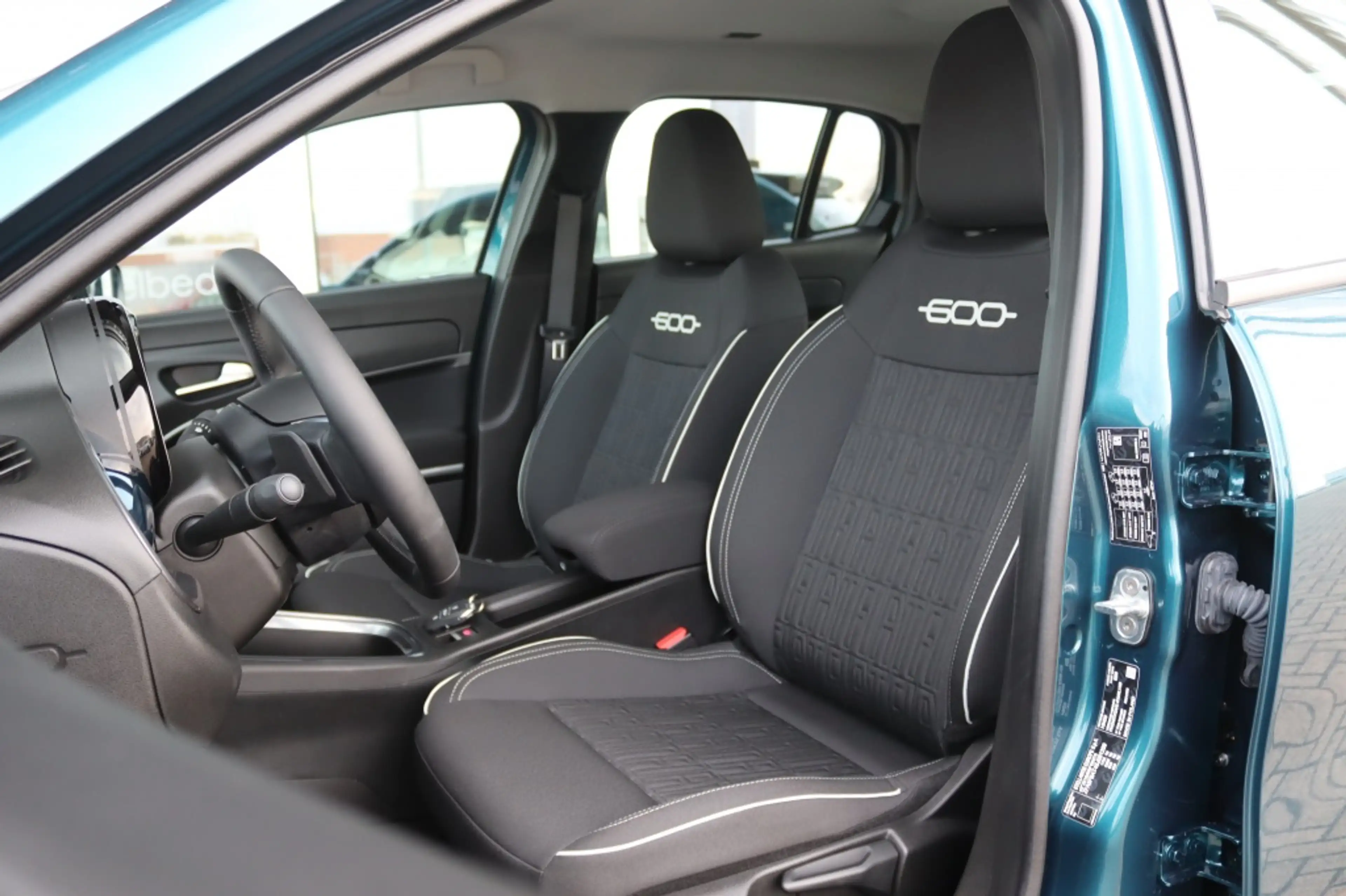 Fiat 600 1.2 Hybrid 145PK URBAN Navi | Keyless | Camera | C — photo 16
