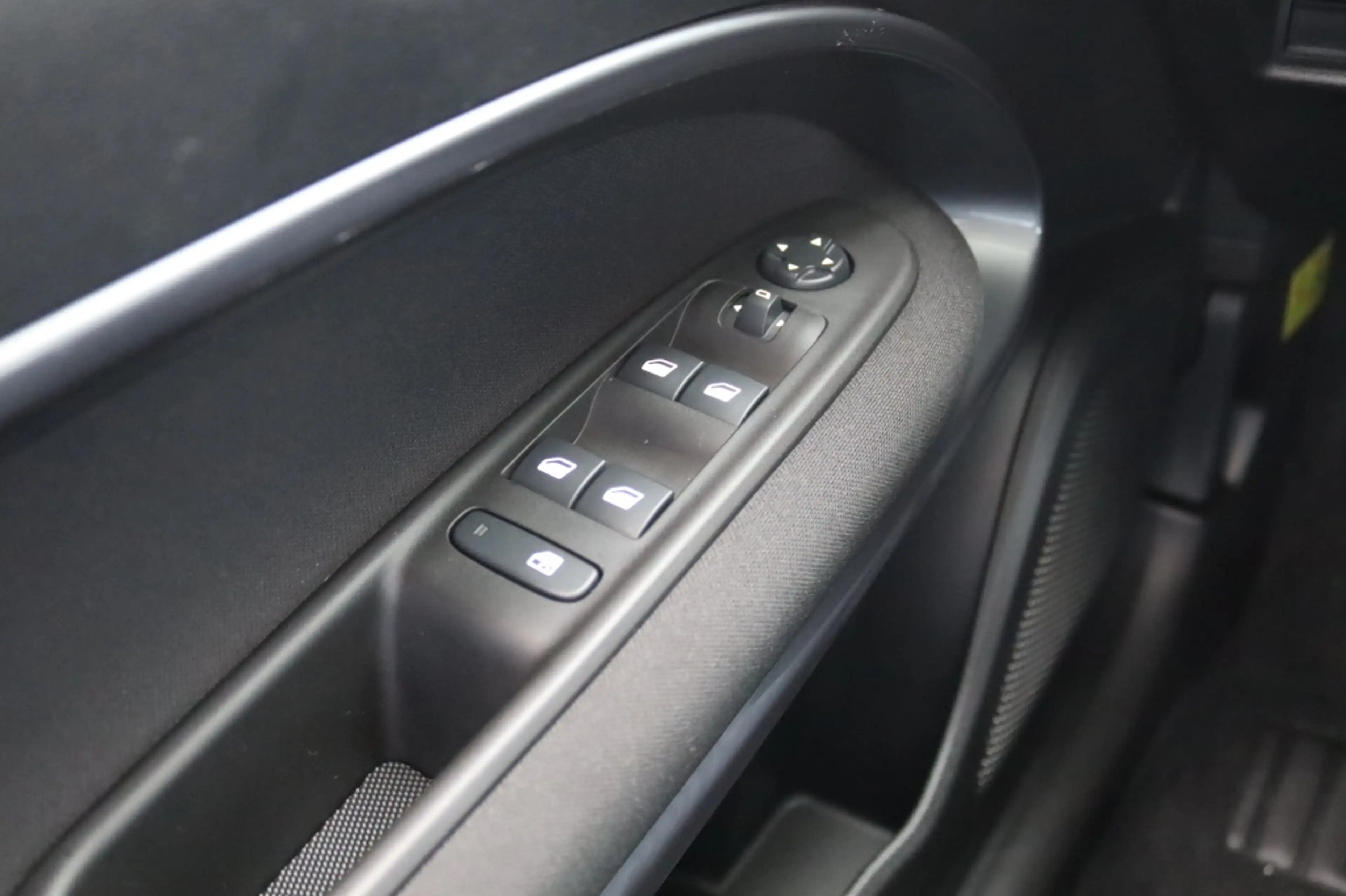 Fiat 600 1.2 Hybrid 145PK URBAN Navi | Keyless | Camera | C — photo 39